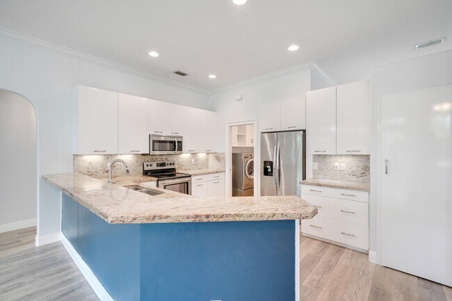 Building Photo - 16713 75th Way N