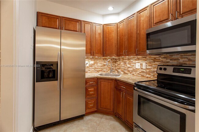 Foto del edificio - 2426 SE 17th St