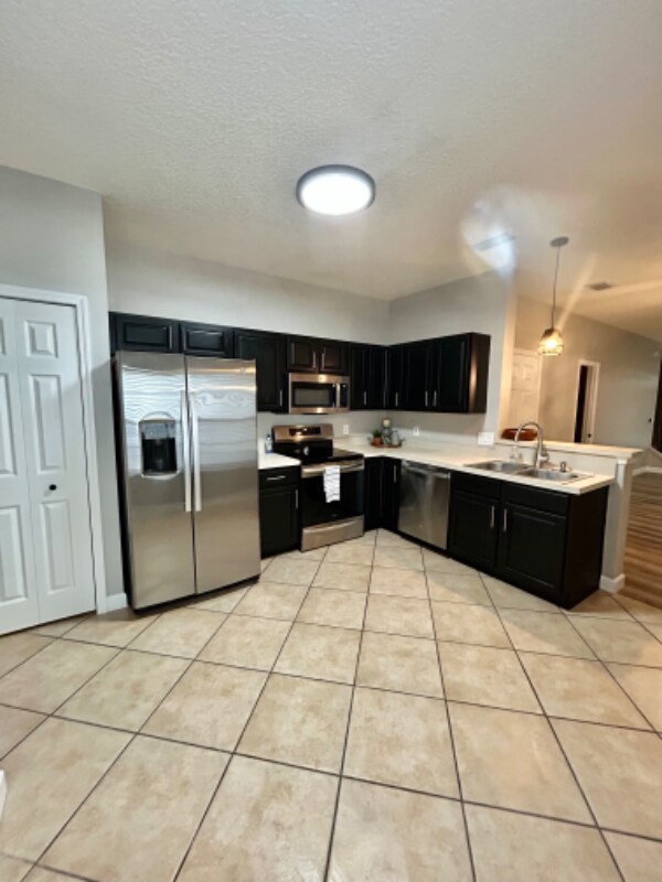 Foto del edificio - 828 Southern Creek Dr