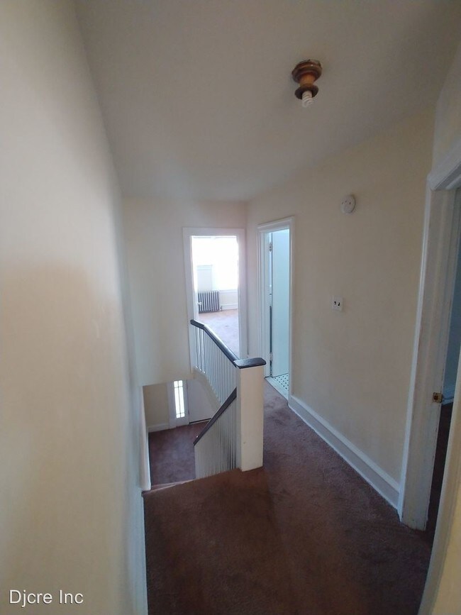 Foto del edificio - 3 br, 1 bath House - 174 W. Godfrey Avenue