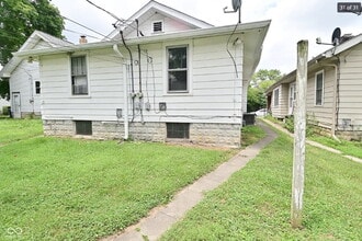 Building Photo - 915 N Drexel Ave