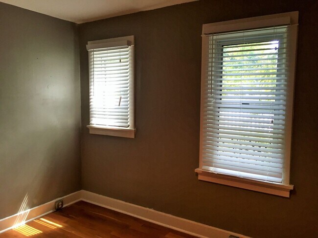 Foto del edificio - 5612 Beacon St