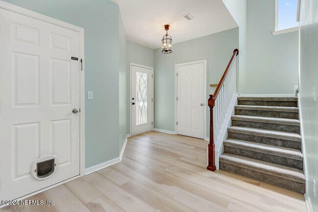 Building Photo - 47 Forest Edge Dr