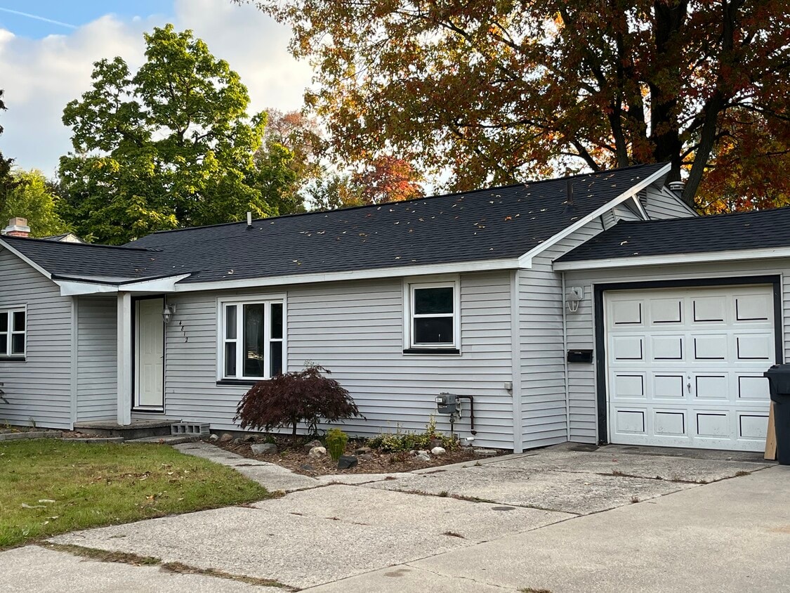 New roof - 4812 Belmont St