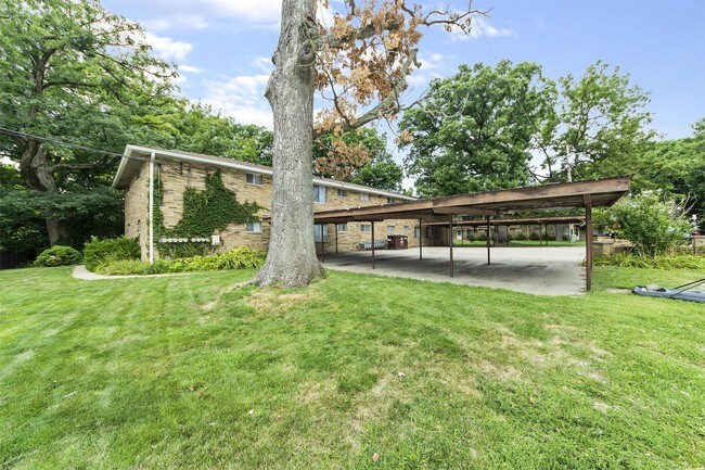 Foto del edificio - 239 E Oak Cliff Ct
