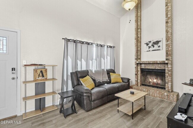 Building Photo - 10925 Ernie Banks Dr