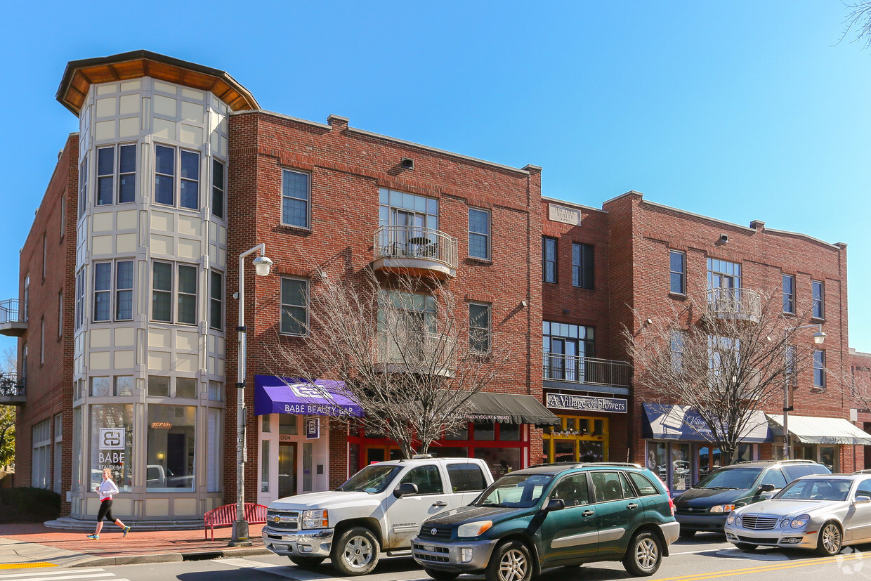 Primary Photo - Village Center Apartments