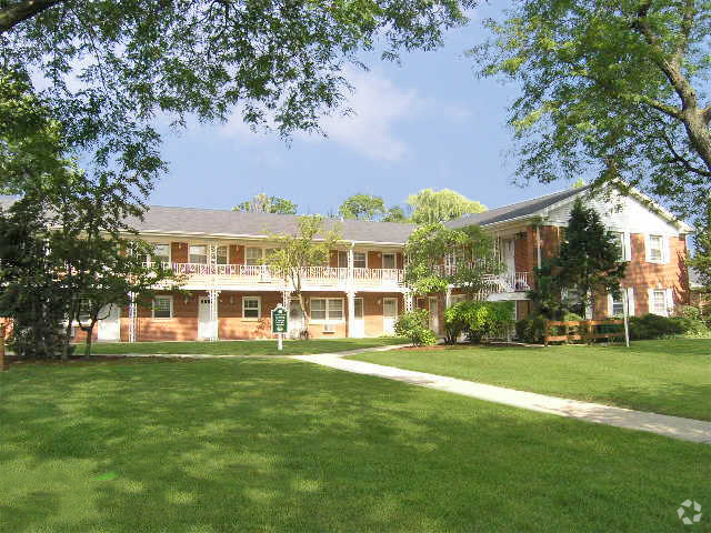 Patio - Colonial Gardens