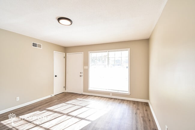 Building Photo - 4859 Gill Rd