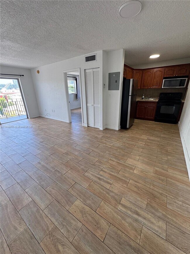 Foto del edificio - 444 SW 4th St