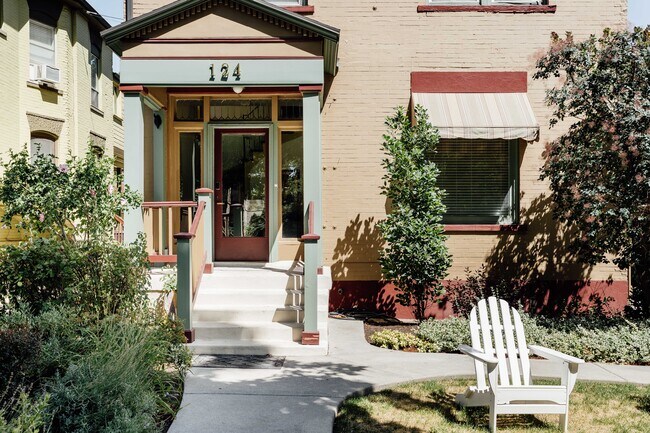 Building Photo - 124 G St