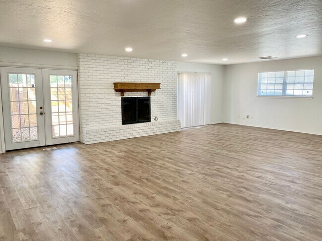 Foto del edificio - Large 3 Bed 2 Bath off NW 63rd & N. Villa ...
