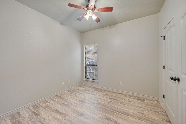 Building Photo - 4232 Rocky Rhodes Dr