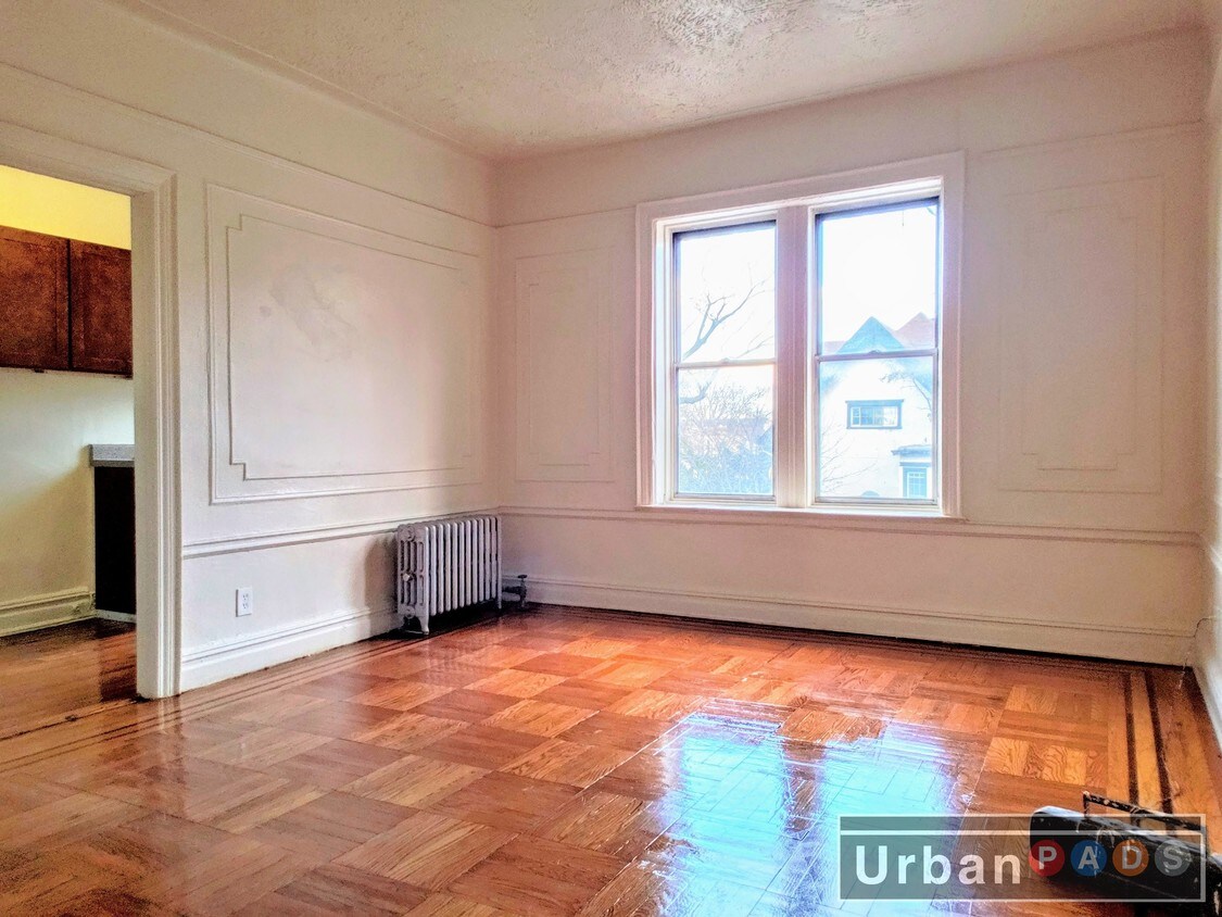 Primary Photo - 170 Fenimore St