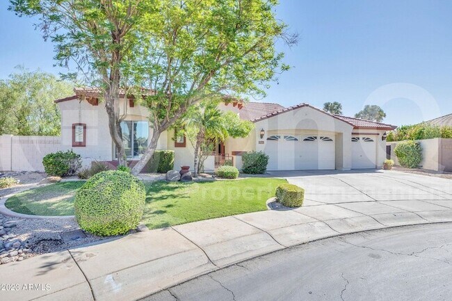 Foto del edificio - 5621 N Lyle Ct
