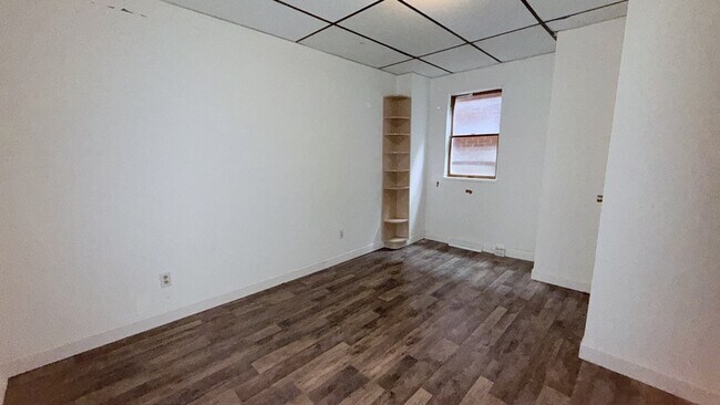 Foto del edificio - 327 Brinton Ave