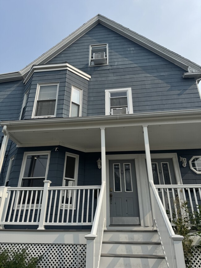Building Photo - 10 Atkins Ave