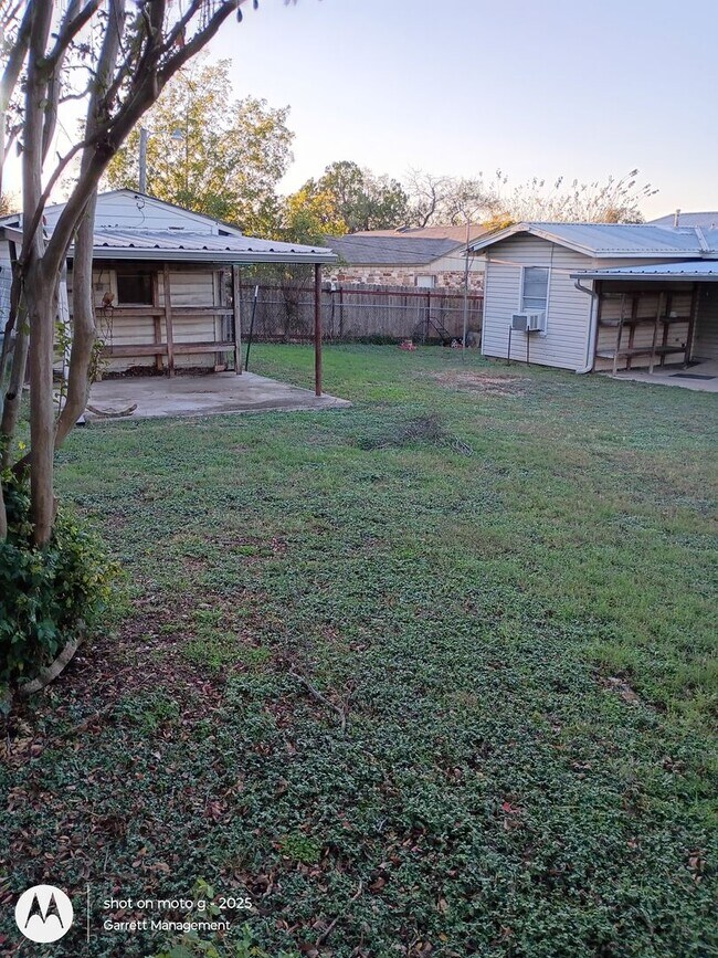 Building Photo - 3/1 Newly updated home