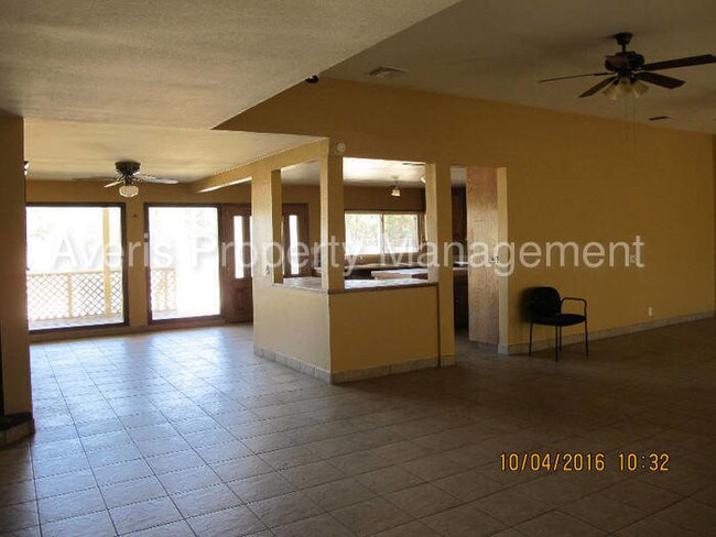 Building Photo - 34830 Calle Arnaz