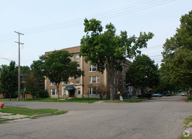 The Dean Lansing Apartments Lansing, MI