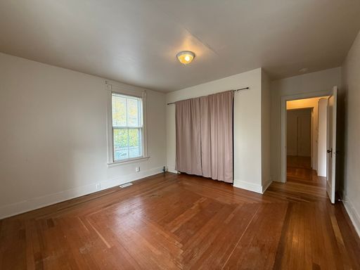 Foto del edificio - 3-Bedroom House with Laundry and SunRoom Close to University of Washington