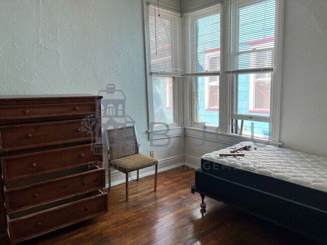 Foto del edificio - 427-431 E. Bijou St.