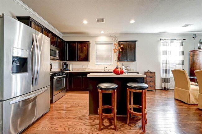 Foto del edificio - 20103 Linden Spruce Ln
