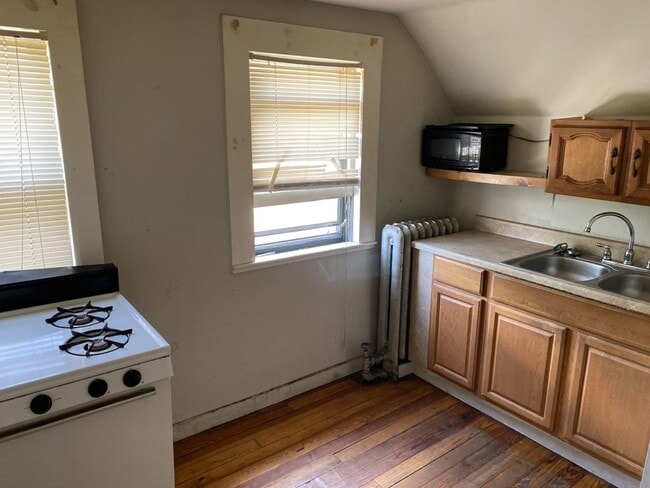 Building Photo - 217 N Midler Ave