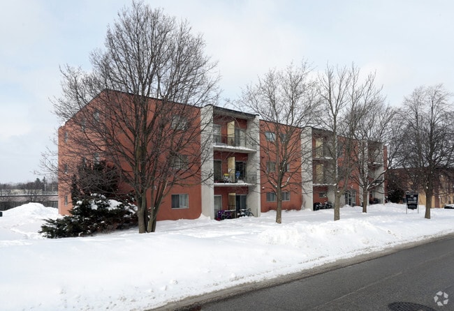 Building Photo - 6, 16, 32 & 88 Brybeck Crescent