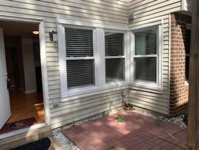 Pembrook Condo in Alexandria - Pembrook Condo in Alexandria