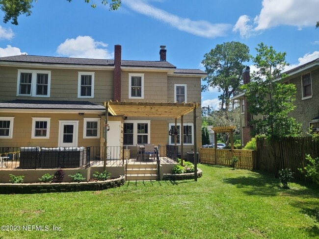 Building Photo - 1228 Challen Ave