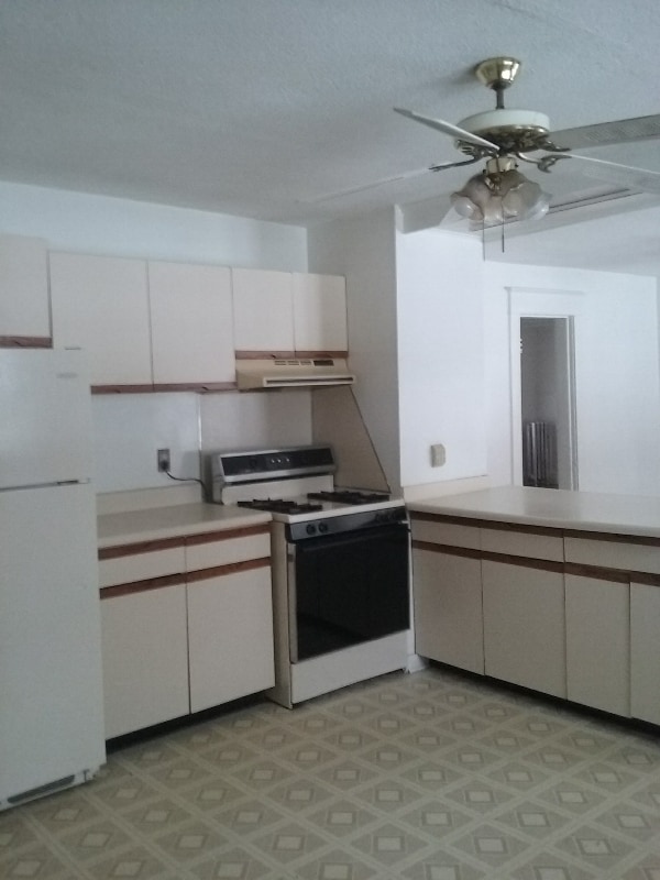 Building Photo - 197 Acorn St