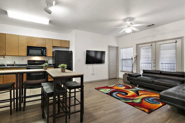 Foto del edificio - 302 E 30th St