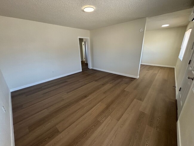 Building Photo - Fully Renovated 1BD/1BA Duplex Unit | Eucalyptus Ave, Moreno Valley