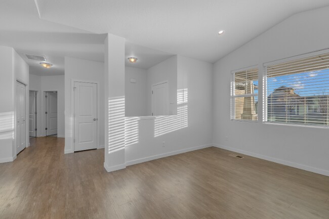 Foto del edificio - 3041 W Pascal Dr