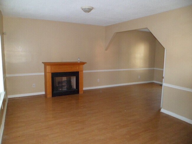 Photo - 2225 Pratt St House