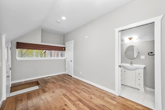 Building Photo - 9434 S 81st Ave