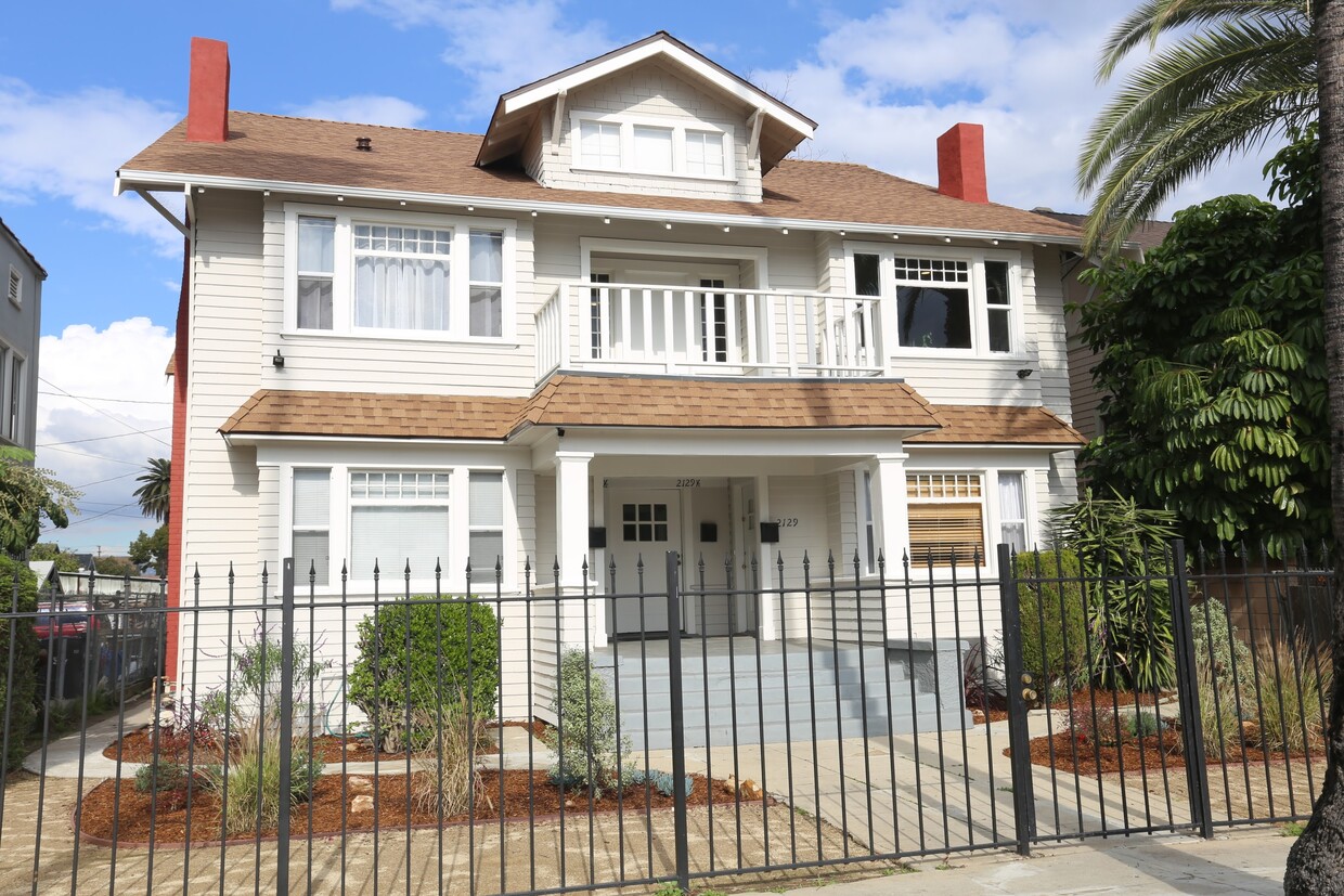 Primary Photo - 2129 Cambridge St