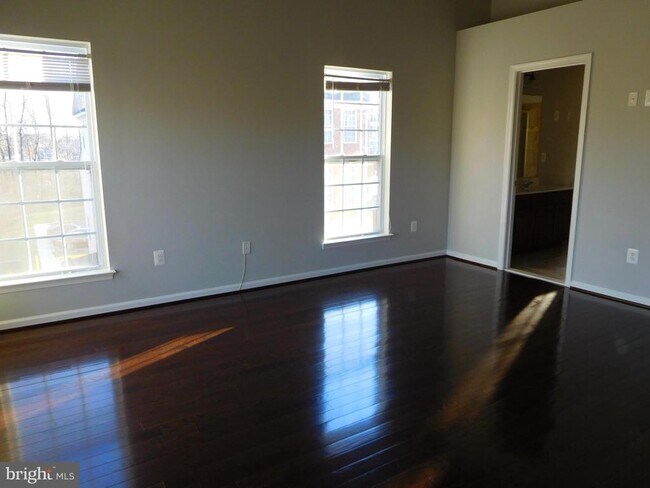 Foto del edificio - 12420 Rollys Ridge Ave
