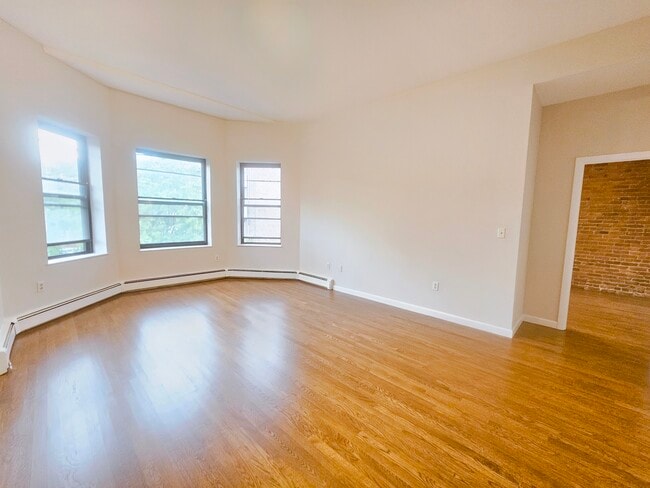 Building Photo - 25 Stearns Rd