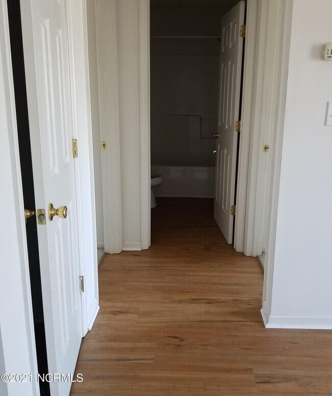 Foto del edificio - 1000 Hammock Ln