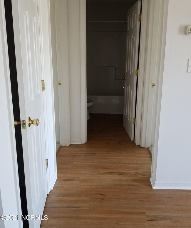 Building Photo - 1000 Hammock Ln