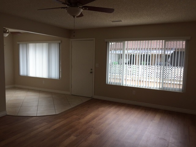 Building Photo - 2631 W Orion Ave
