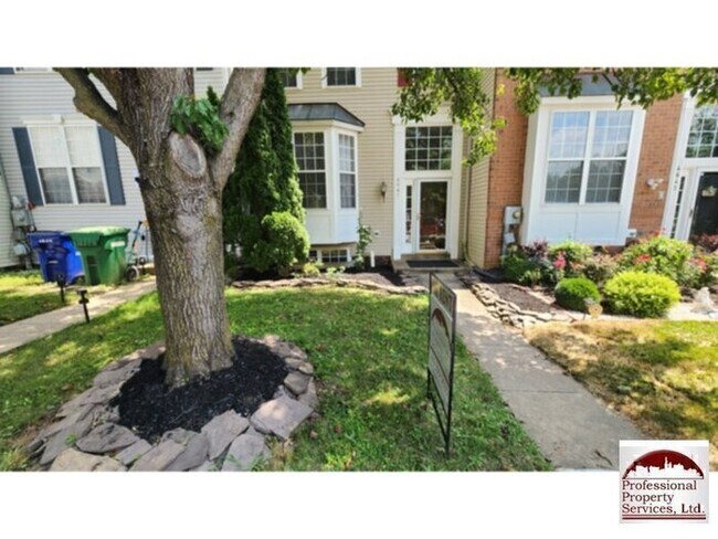 Foto del edificio - Spacious 3 Level Townhome In Wellington Tr...