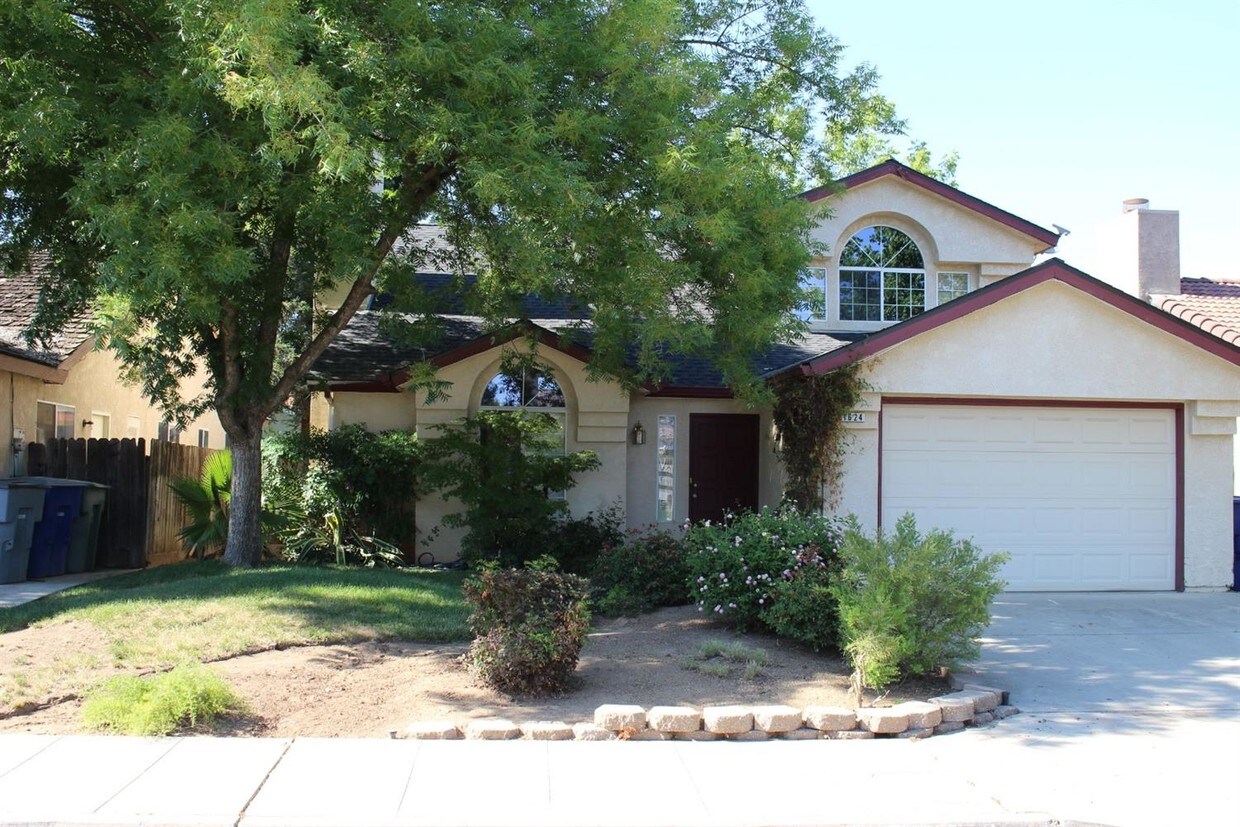Primary Photo - 1624 E Eclipse Ave