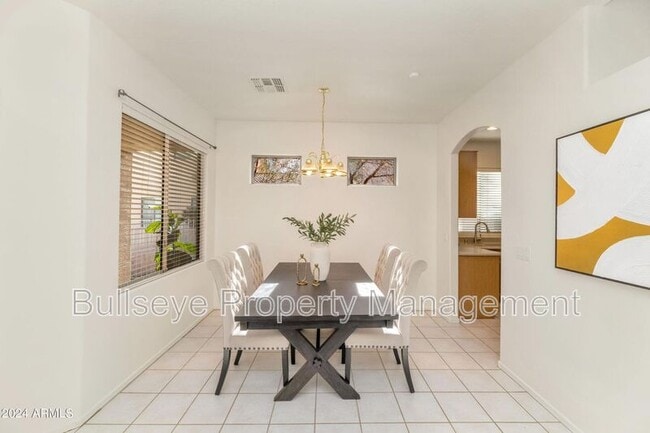 Foto del edificio - 3541 W Marconi Ave