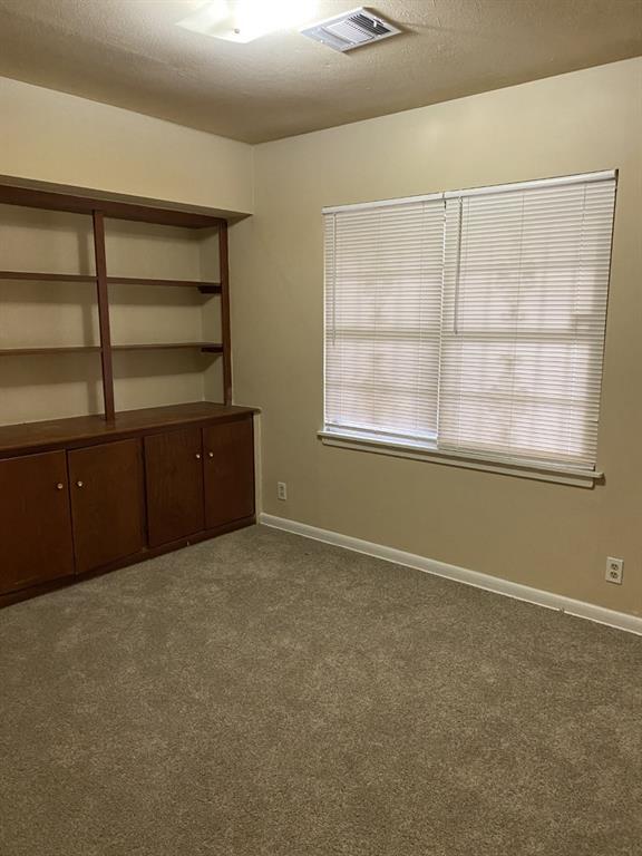 Building Photo - 6206 Heron Dr