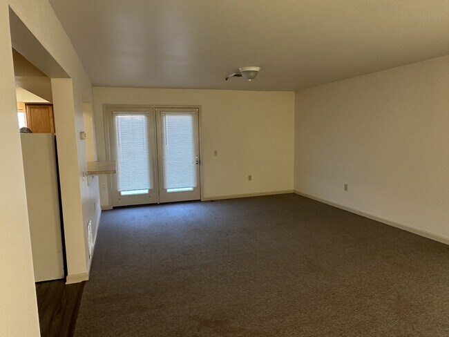 Foto del edificio - 1019 Hot Pt Cmns