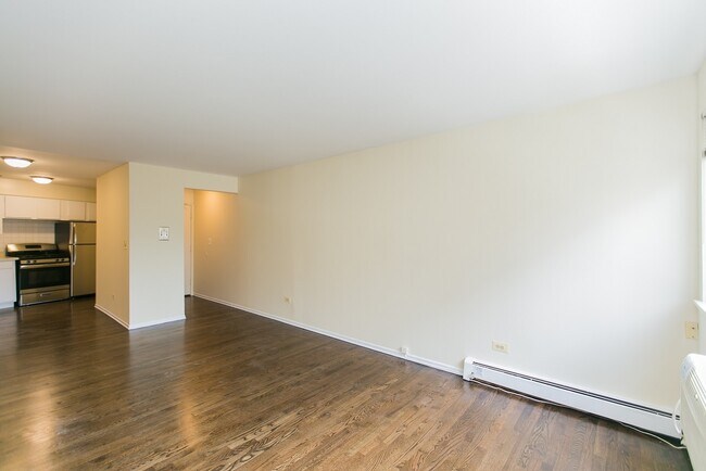 Building Photo - 525 W Deming Pl