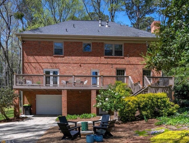 Building Photo - 2270 Emerald Dr